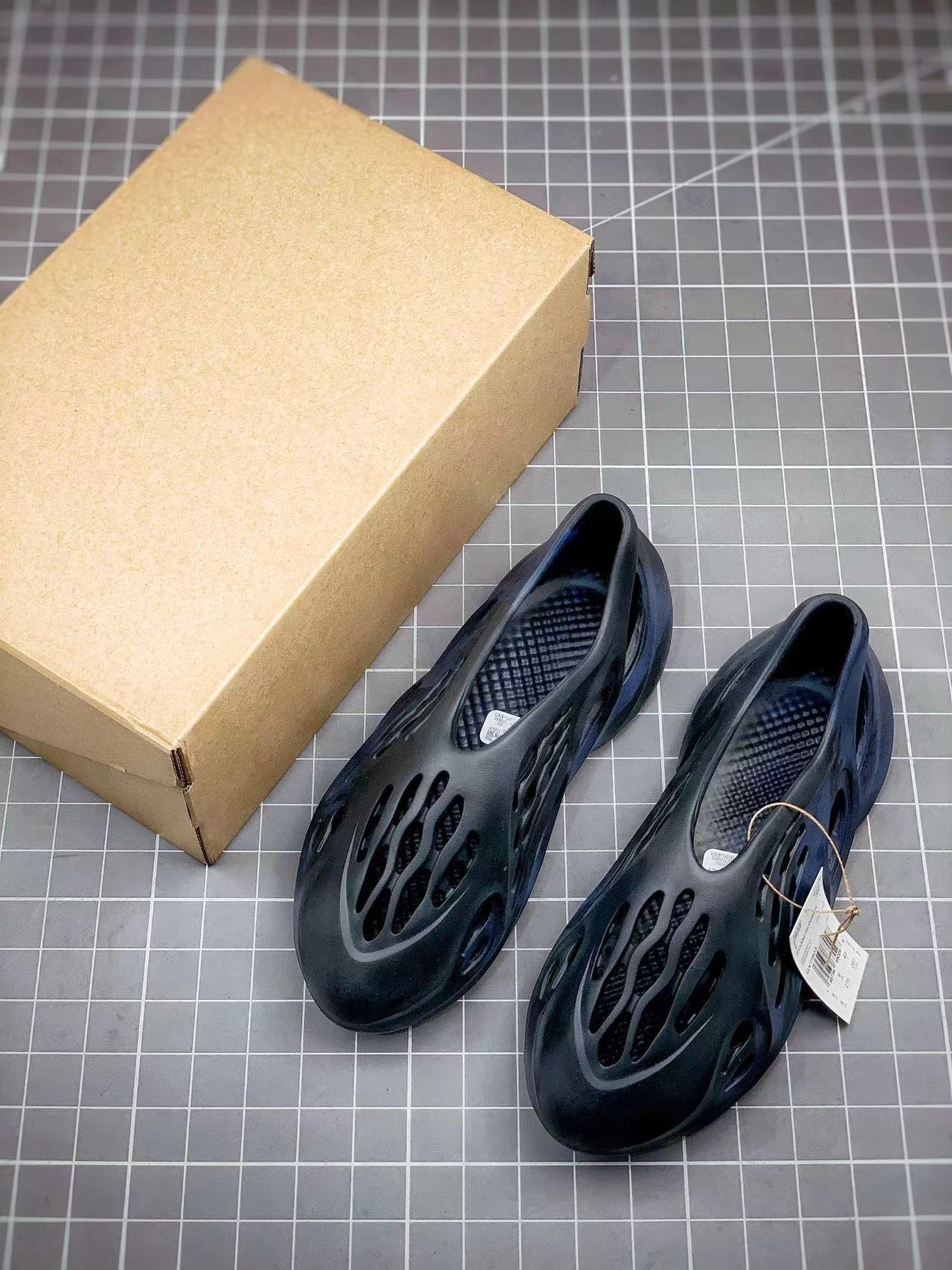 Adidas originals Yeezy Foam Runner 潮流運動 塑膠 沙灘涼鞋 男女同款